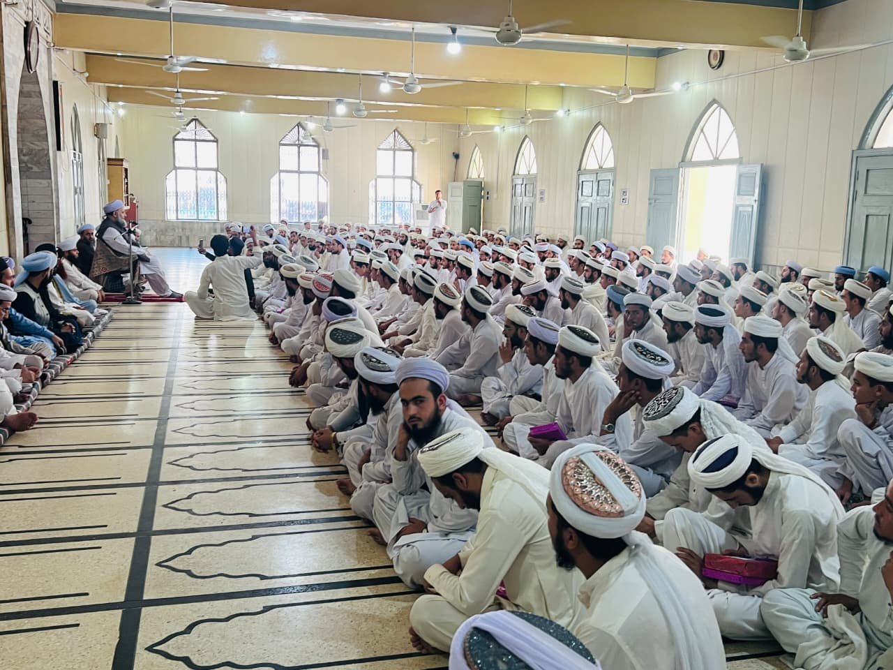 جامعہ میں علمی و تربیتی نشست